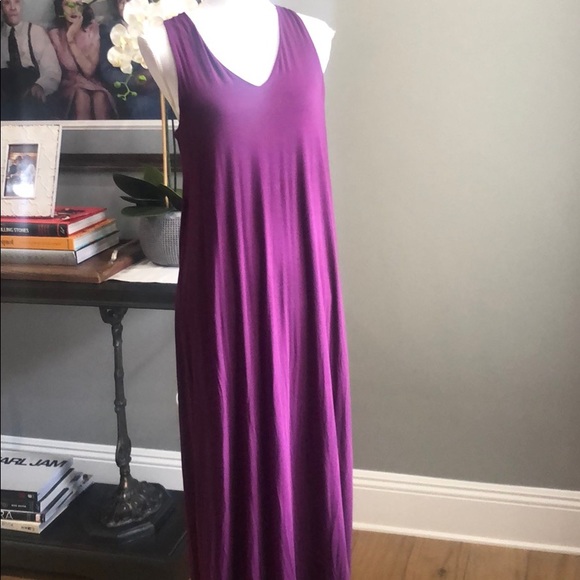 (Sold) ATHLETA Getaway Maxi Dress Wild Berry M - Picture 4 of 8